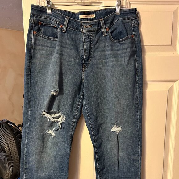 Levi's Boyfriend Cropped Distressed Jeans Size 16W - Picture 1 of 9